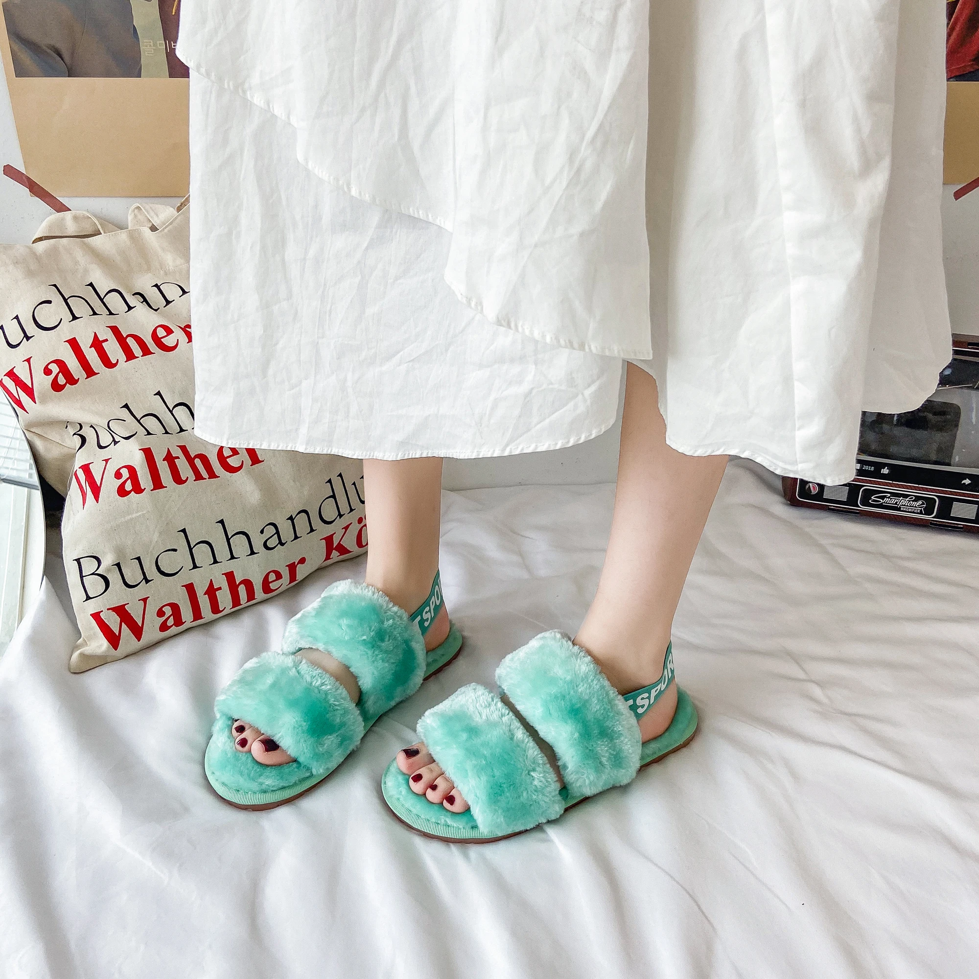 

Winter Fur Sandals Girls Design slide Fashion New Women Faux Fur Slippers for women ladies, As picture