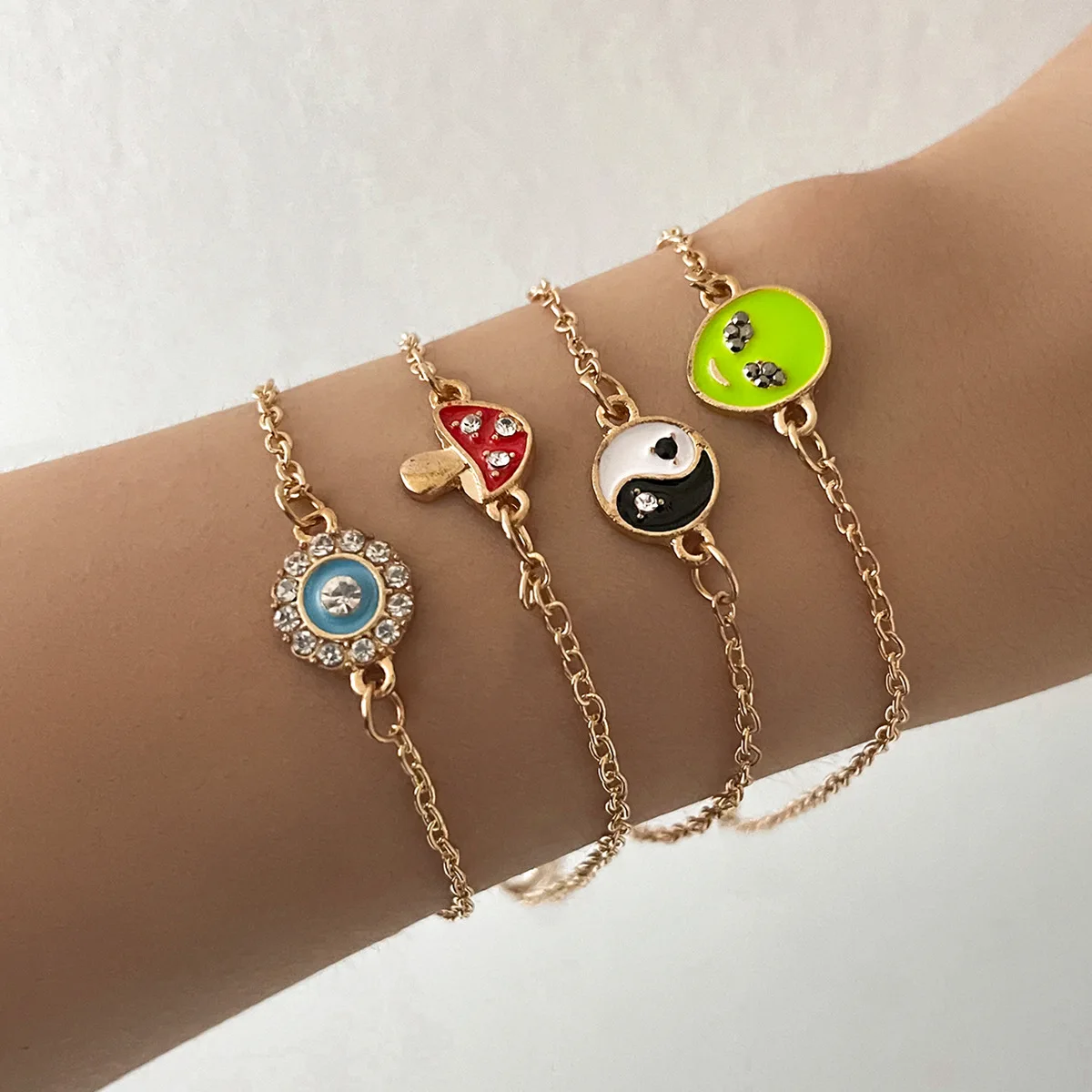 

Cute Summer Enamel mushroom Flower Charm Bracelet Creative Drop Oil Alien Yin Yang Gold Chain Hand Bangle jewelry for Girls