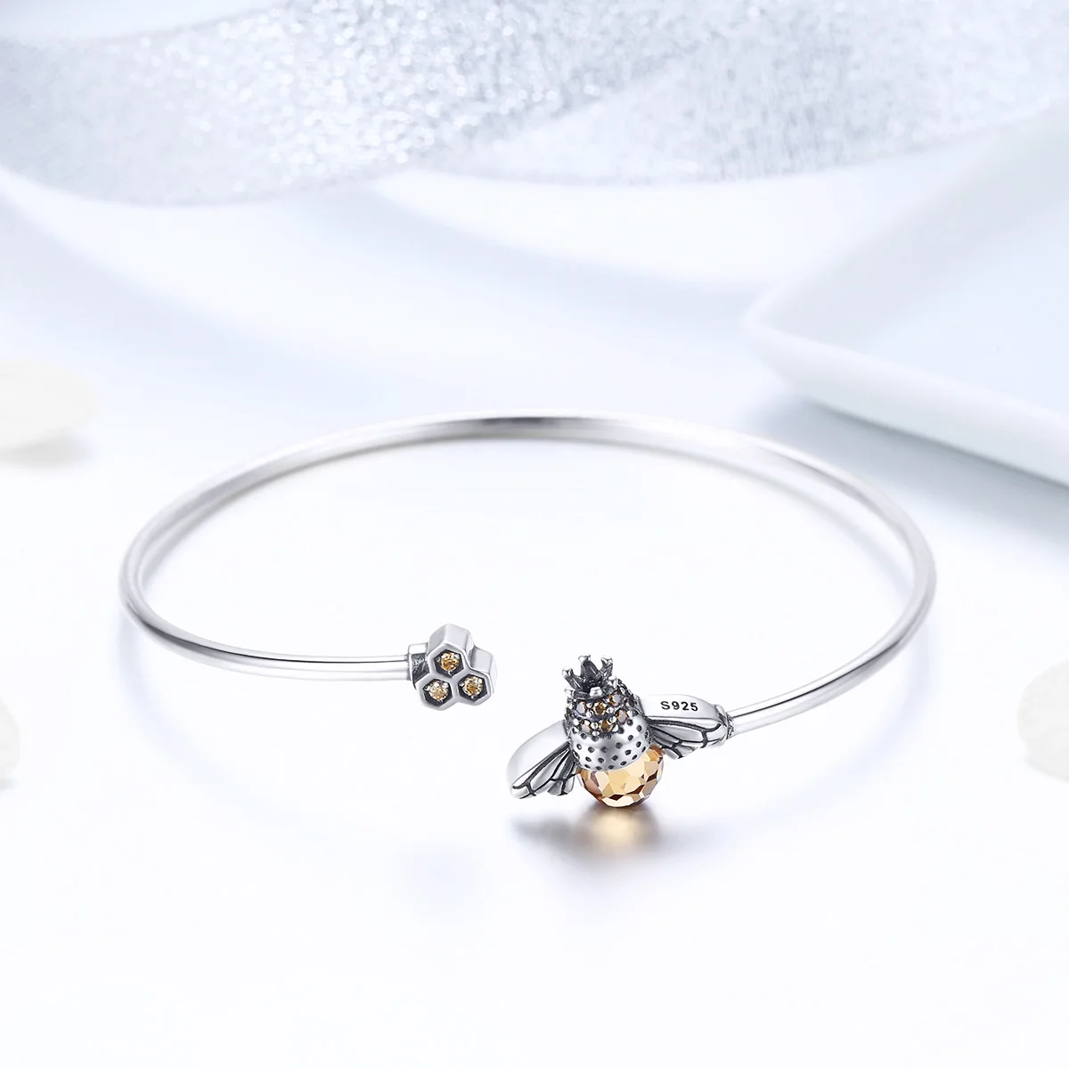 

Popular crystal bee and honeycomb 925 silver bangle bracelet