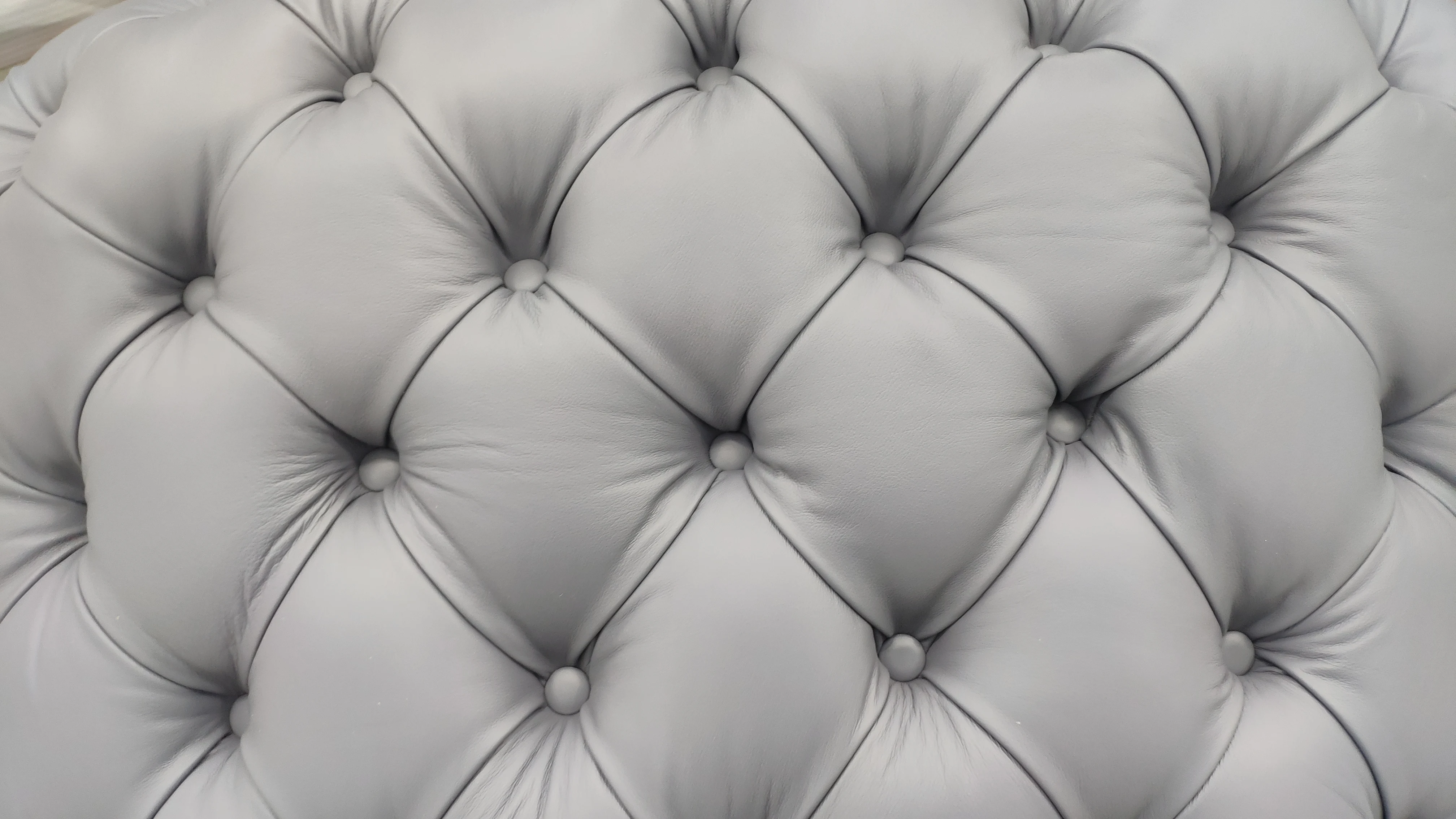 
Italian Luxury Upholstered Furniture Living Room Button Tufted Sofa Set New Desgin Beige Leather/Fabric Chester Moon sofa 