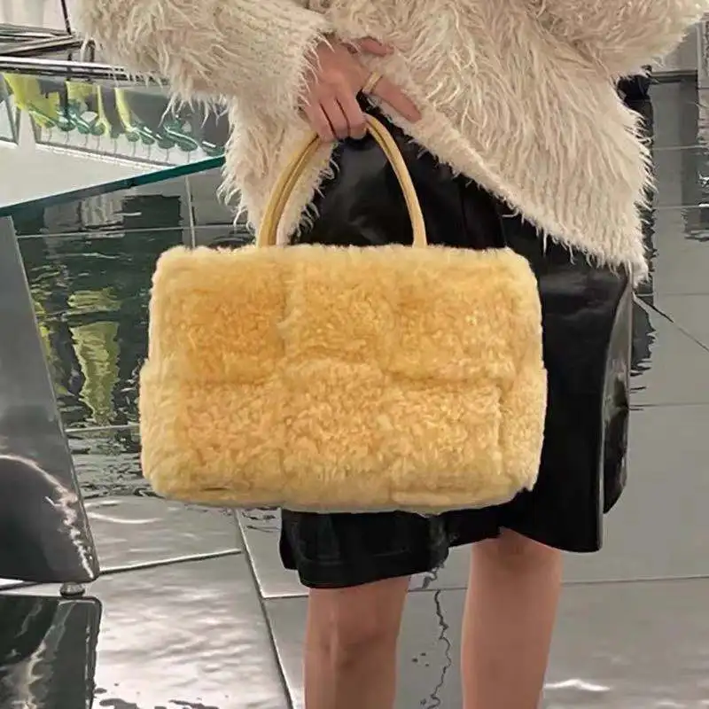 

KALANTA OEM customWinter Fashion bags for women Soft Plush Crossbody Shoulder Bag Artificial Lamb Wool women top handle Handbags, Customized color