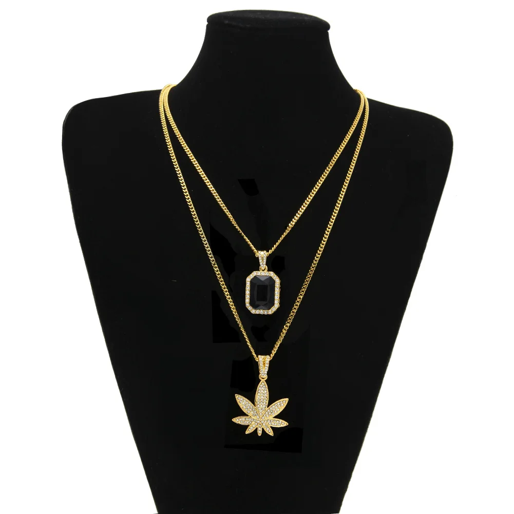 

New Hip Hop Maple Leaf Pendant Alloy Inlaid Rhinestone Mini Ruby Individuality Necklace Set Trendy Unisex Rap Jewelry Accessory, Gold silver