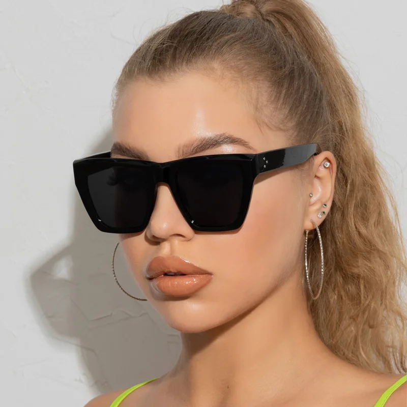 

Kenbo Fashion Retro Black New Cat Eye Women Sunglasses 2022 Oversized Rivet Square Lens Vintage Sun Glasses Men Shades Oculos