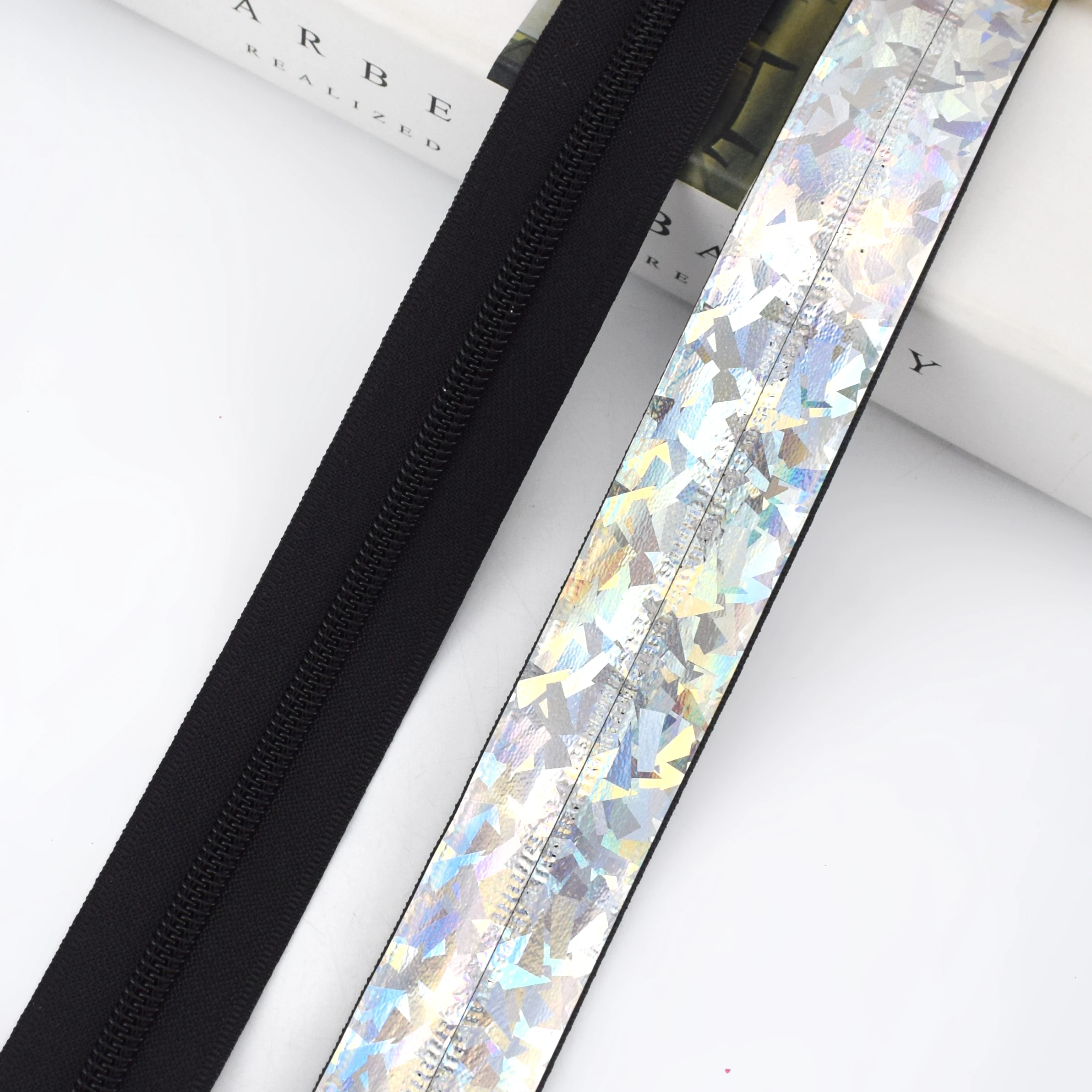

Meetee ZA412 Custom #5 TPU Laser Sequins Waterproof Zipper Popular Laser Bag Zipper for Schoolbag Performance Costume Decoration