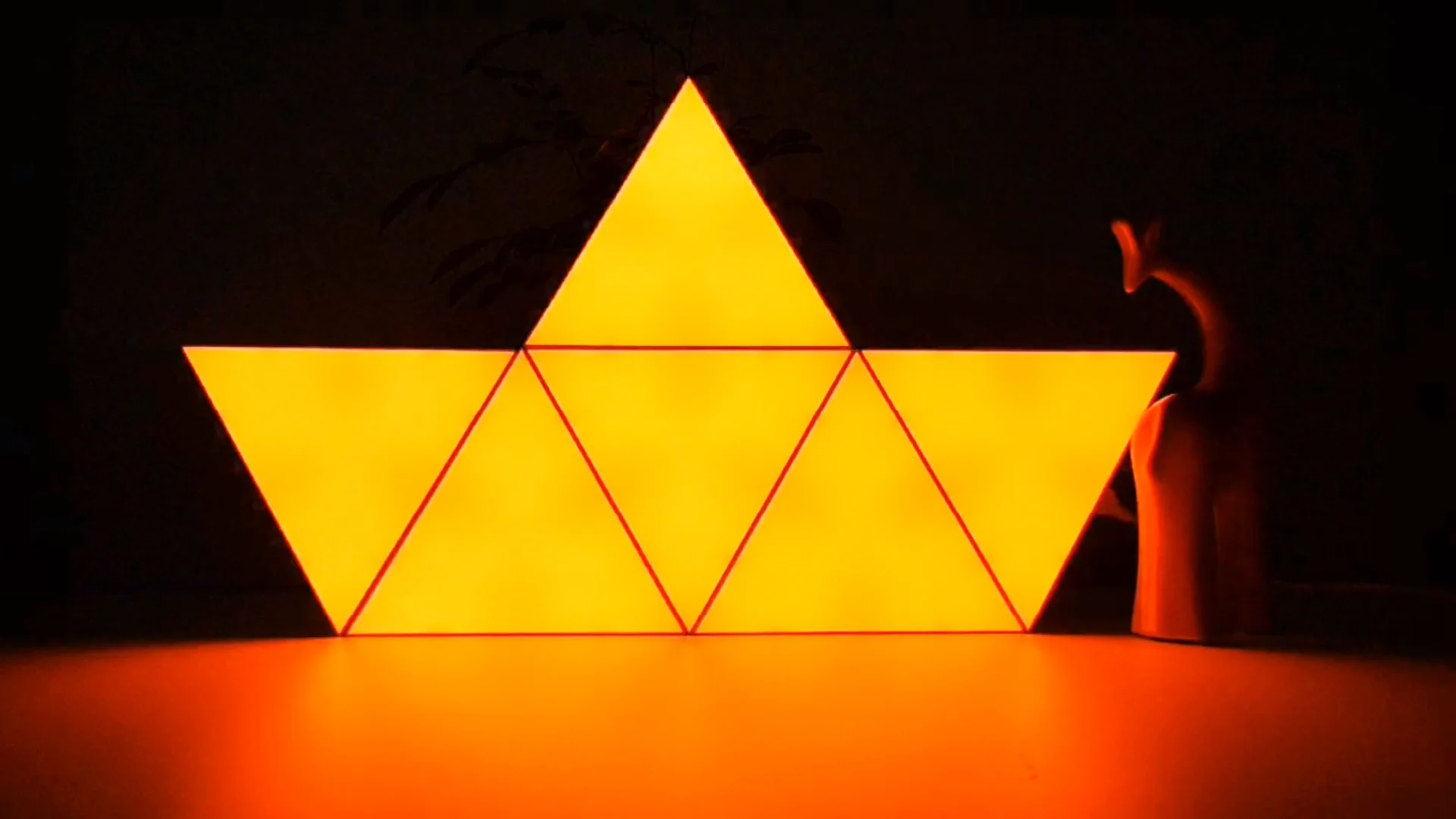 2021 New Idea Product App Controlled Triangle Night Light For Wall