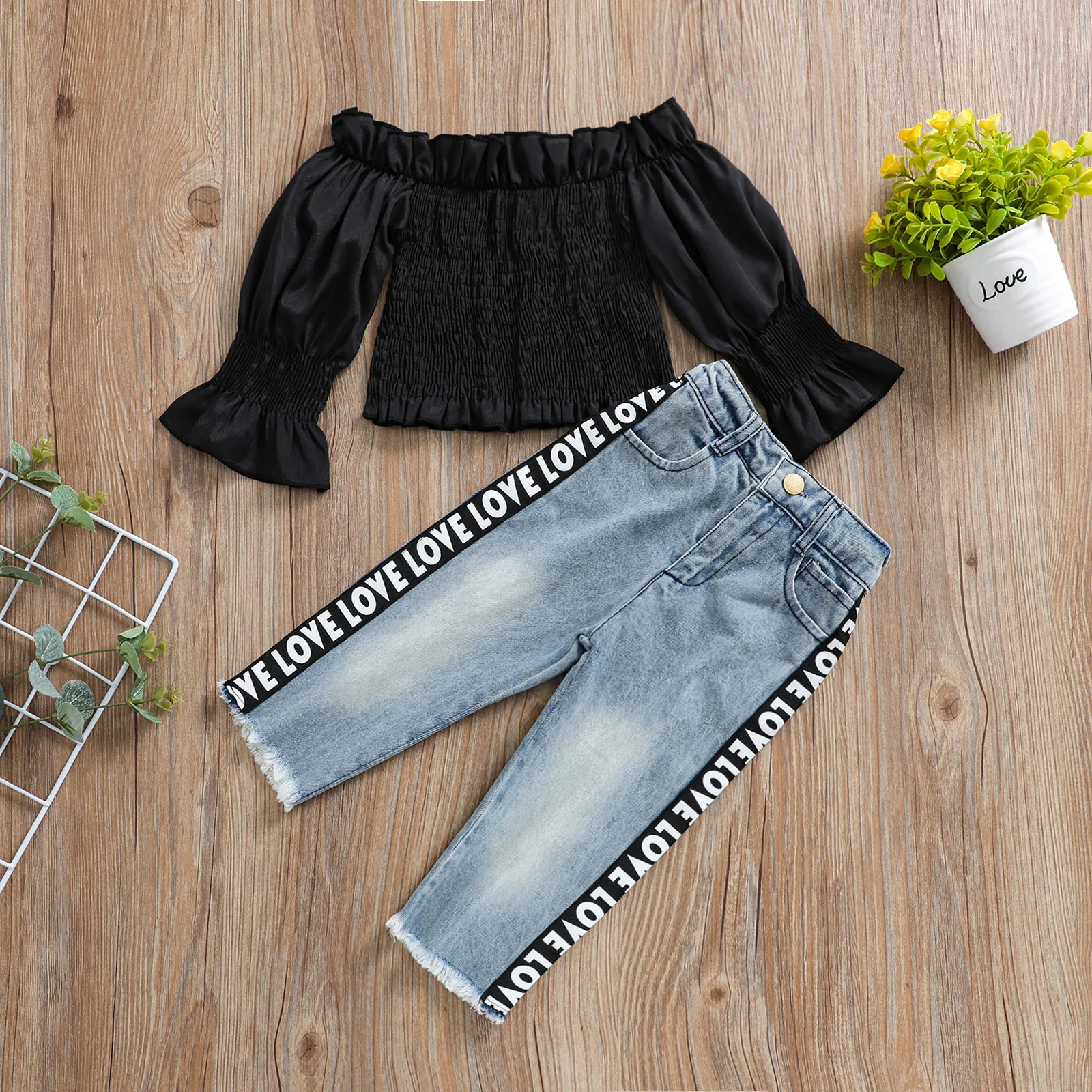 

New fashion spring autumn 2 Pcs girls clothing set long sleeve ruffled off shoulder top + letter jeans pants outfits for girls, Picture shows