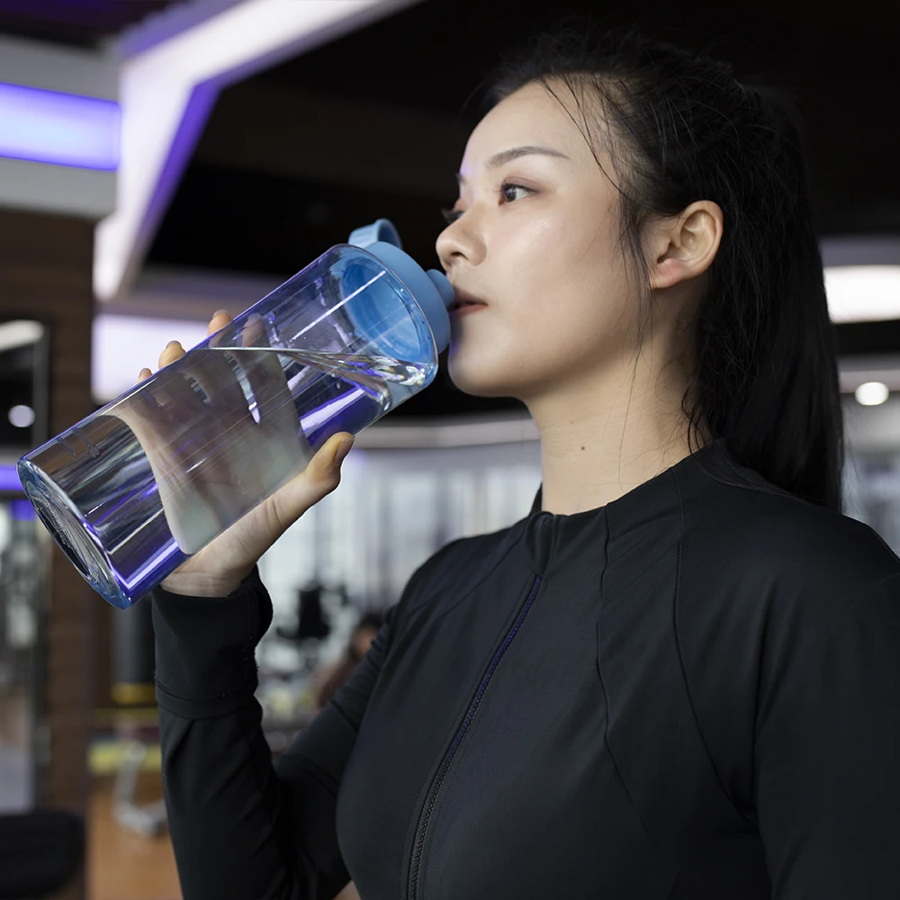 

Hot sale water bottle 1l 1.5l 2.5l food grade PETG Tritan water bottle with screw cap for sport