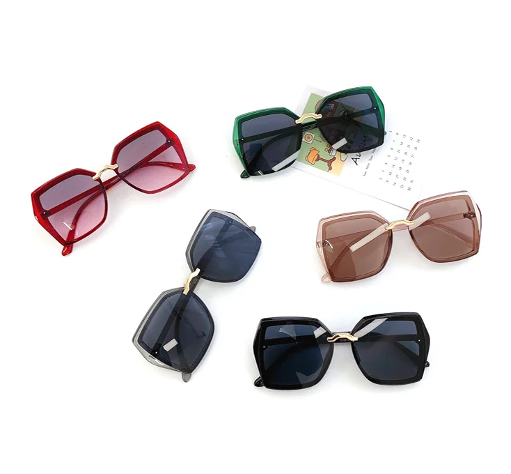 

Women Big Frame Transparent Custom Oversized Sunglasses Fashion Design 2021 Summer