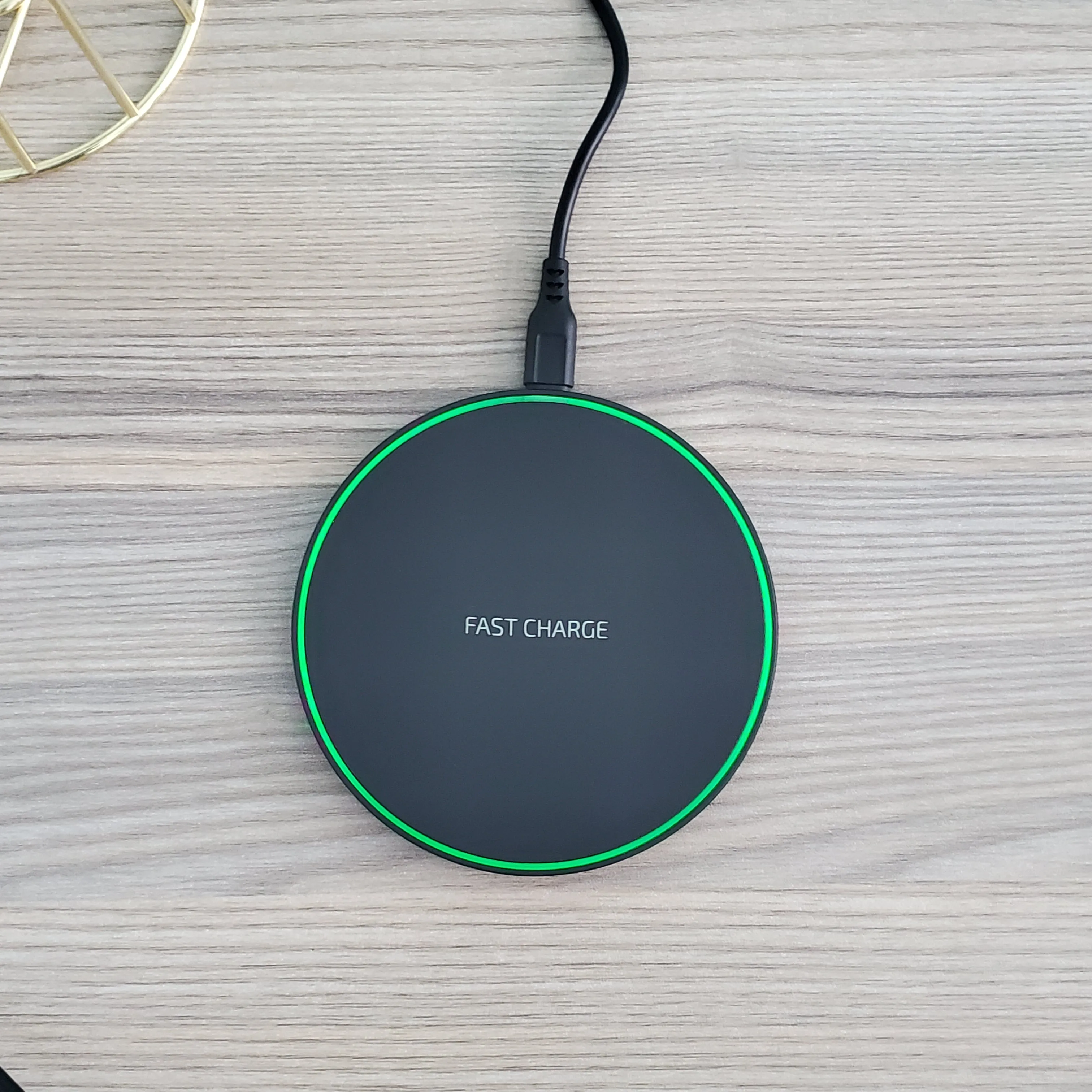 

China factory price 15W qi certified wireless charger for phone charging., Black/white