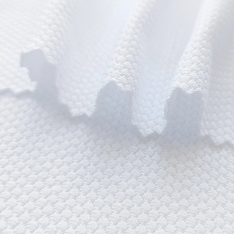 Quick-Dry 100% Polyester Scale Mesh Sports Fabric for T-Shirt Football
