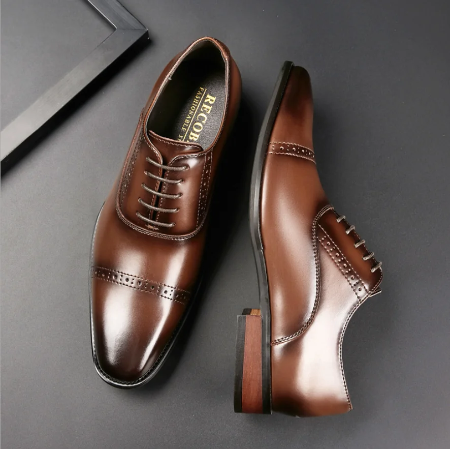 

ZY3054A 2020 new leather carved business leather shoes wedding leather shoes man, Black/brown