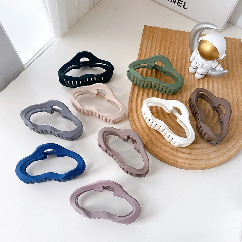 Wholesale Plastic Matte Hair Claw Clips 11.5cm Large Pierced Cloud Elegant Hair Accessories For Women