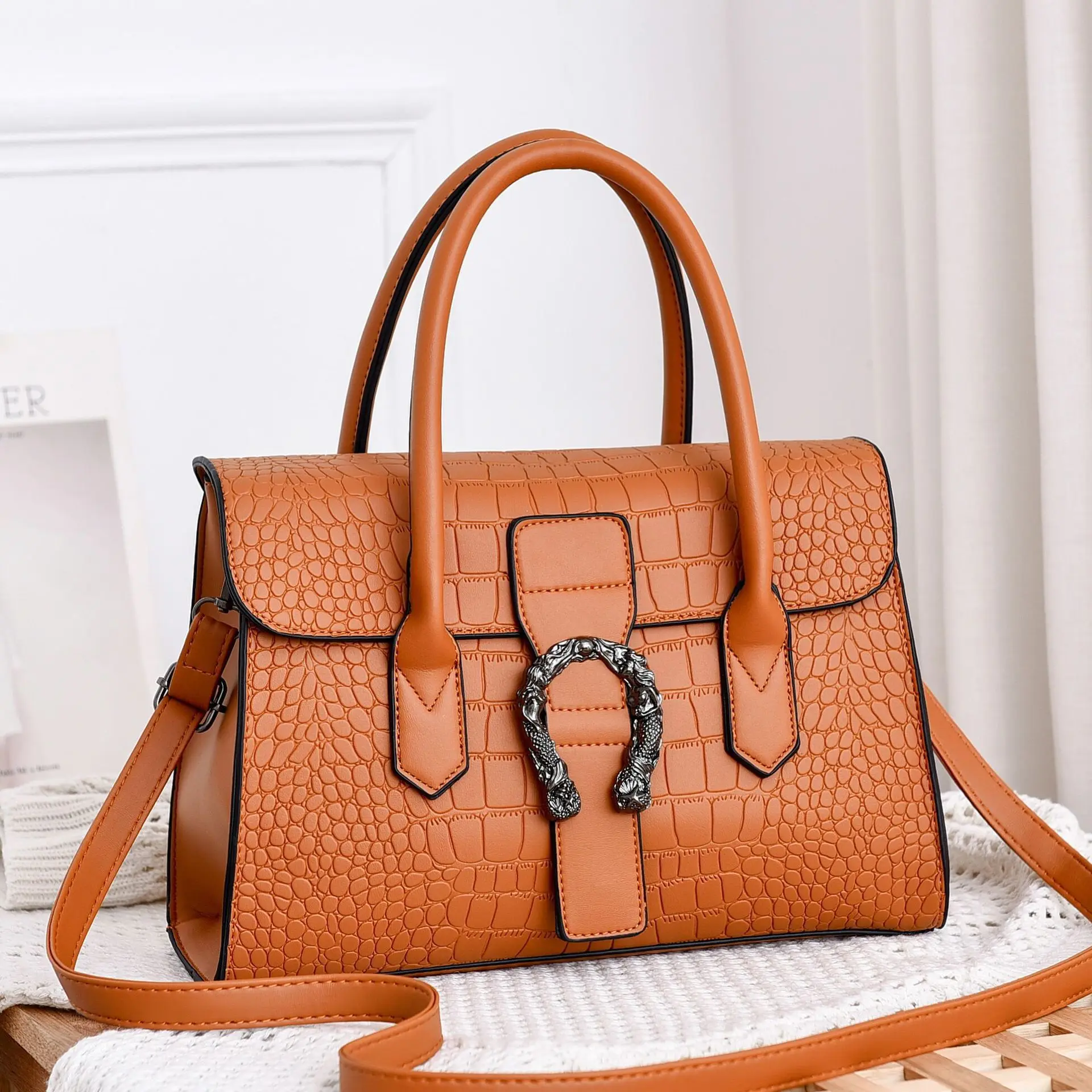 

Wholesale Metal Buckle Ladies Stone Pattern Handbags Tote Bag Fashion Trend High-grade Women Hand Bags Luxury