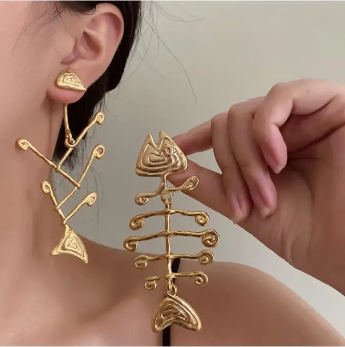 

2023 new Creative Fish Bone Gold Fish bone Asymmetric Dangle Earrings for Woman