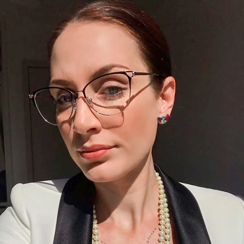 

SHINELOT 95552 High Quality Vintage Frame Retro Anti Blue Light Eyeglasses WomenFashion Metal Optical Frames China Manufacturers