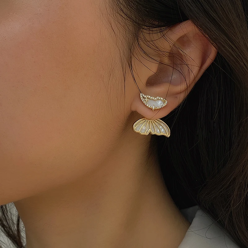 

Double Sides Small Butterfly Earrings White Zircon Shell Stud Earrings for Women Elegant Dainty Minimalist Jewelry 2021