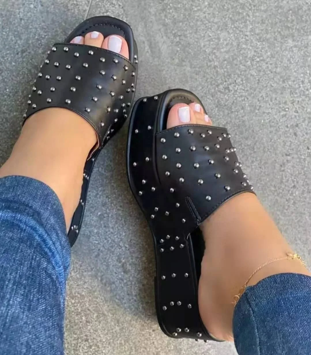 

New arrivals Pu Leather Platform Slippers with Rivets Platform Slide Sandal Summer Shoes Sandals For Women and Ladies, Pink yellow white khaki black purple