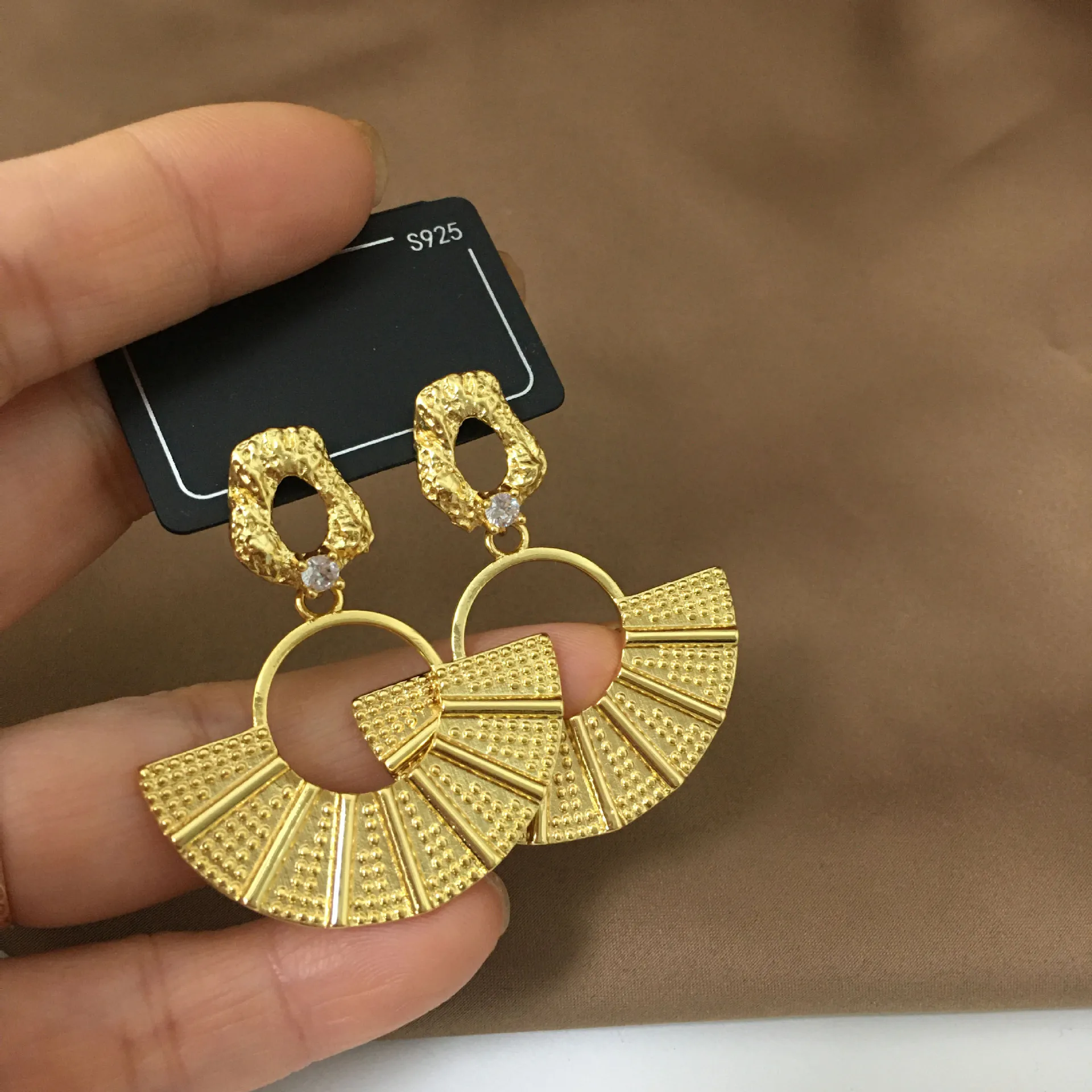 

European Exaggerated Geometric Metal Fan Shaped Drop Earrings Bohemia 18k Gold Plated Semi Circle Fan Dangle Earrings