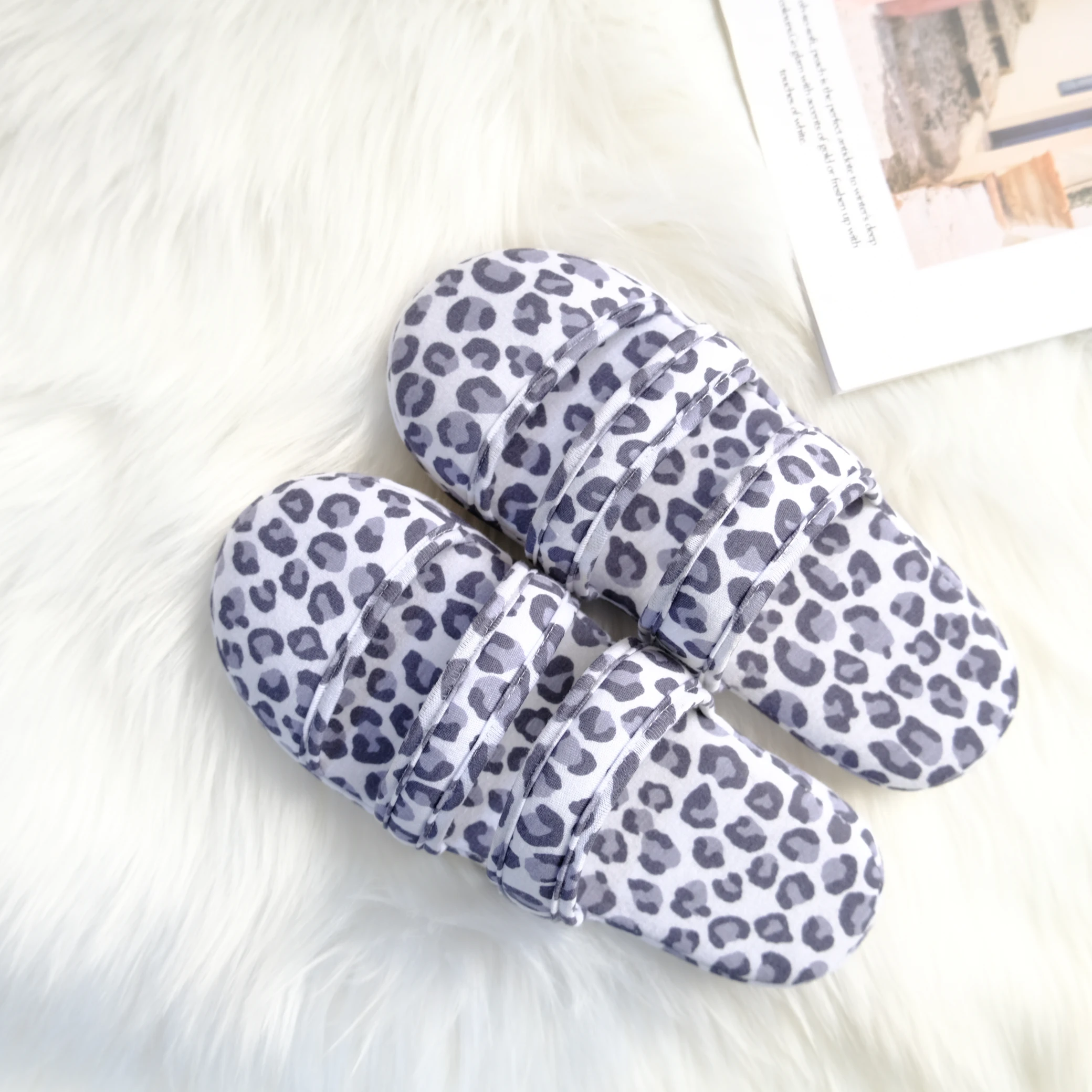 

2021 Durable Design Leopard Print Slippers Closed Toe Cotton Flat Slide Summer Slippers