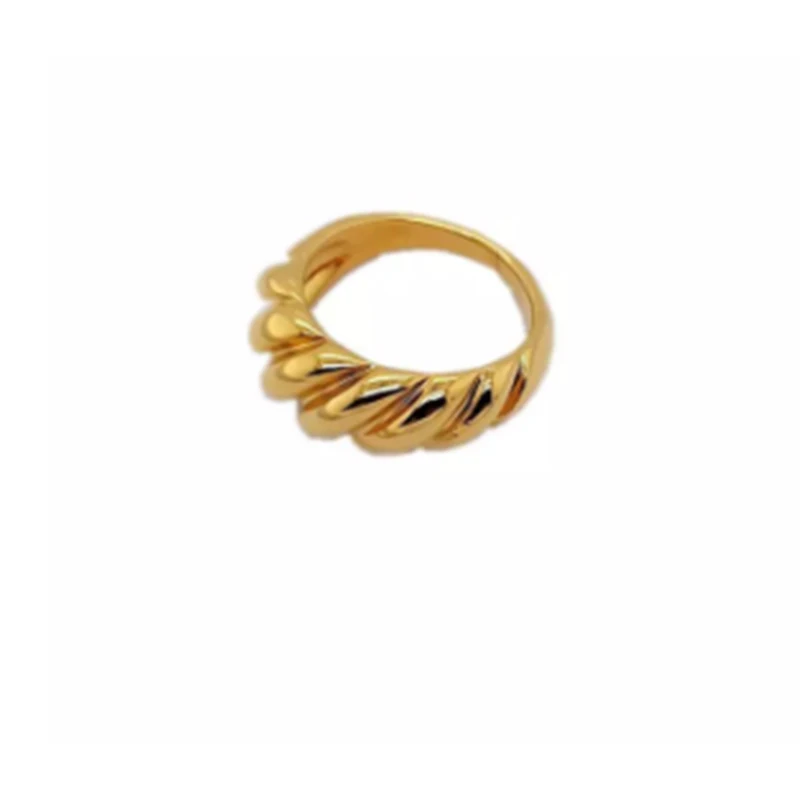 

High quality 18k gold plated croissant ring from China