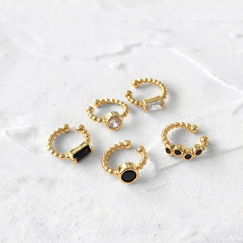 

Single Piece Black Enamel Clip Earrings without Piercing Cubic Zirconia Twisted Cartilage Earrings for Women Vintage Ear Cuff