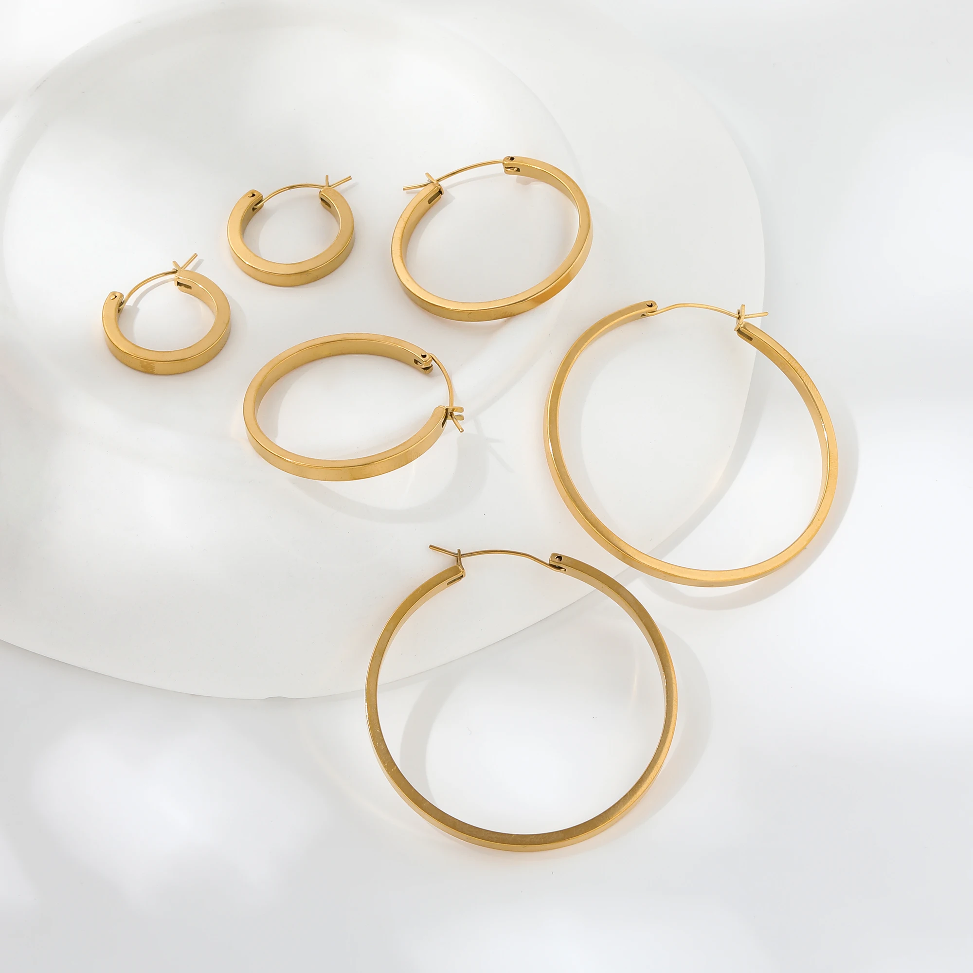 New Trendy Earring 18K Gold Plated Simple Great Circle Hoop Earrings for Women Stainless Steel Earrings Wholesale