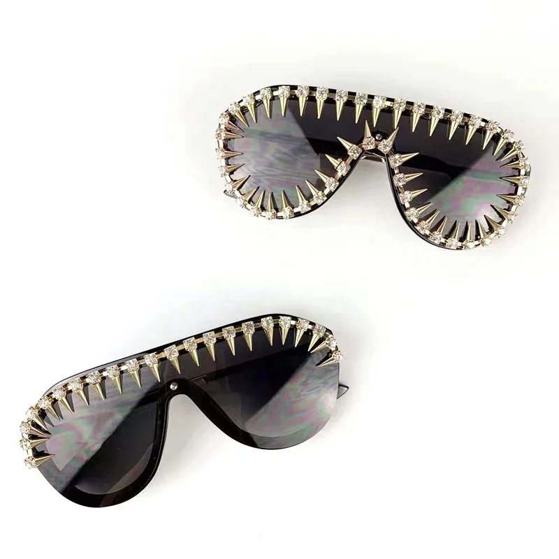 

Latest Trendy Private Label Rivet Big Frame Sunglasses Women