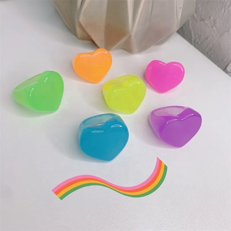 

CLARMER European and American personality new product retro exaggerated multi colors heart shape epoxy resin ring, Picture shows