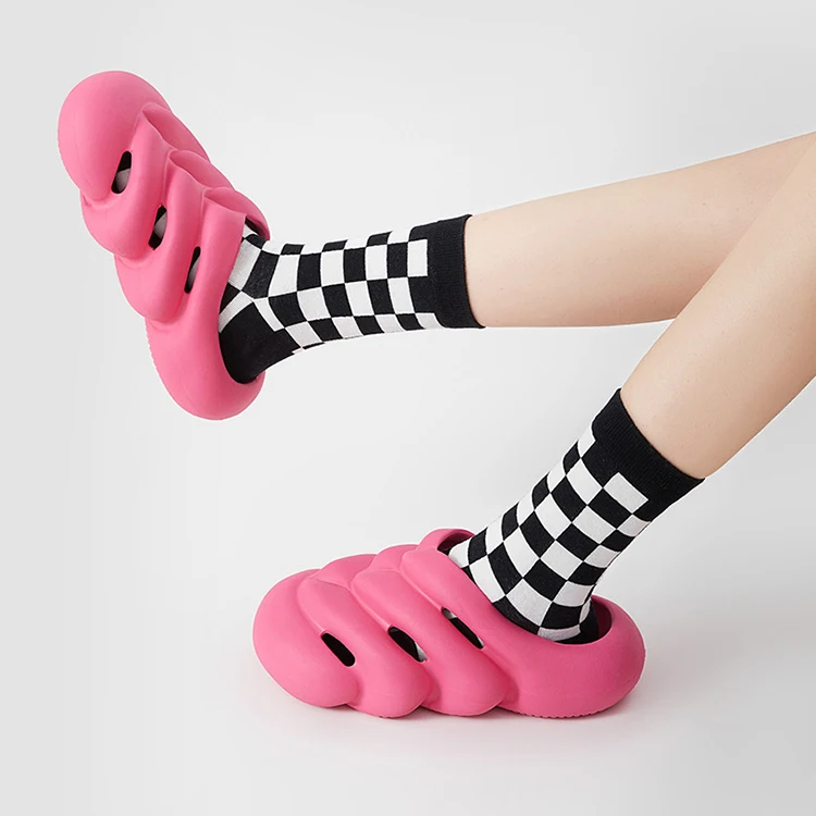 

Wholesale Summer Cool Light Funny Foam Runner Household Couples Shower Cloud Pillow Slides Slippers
