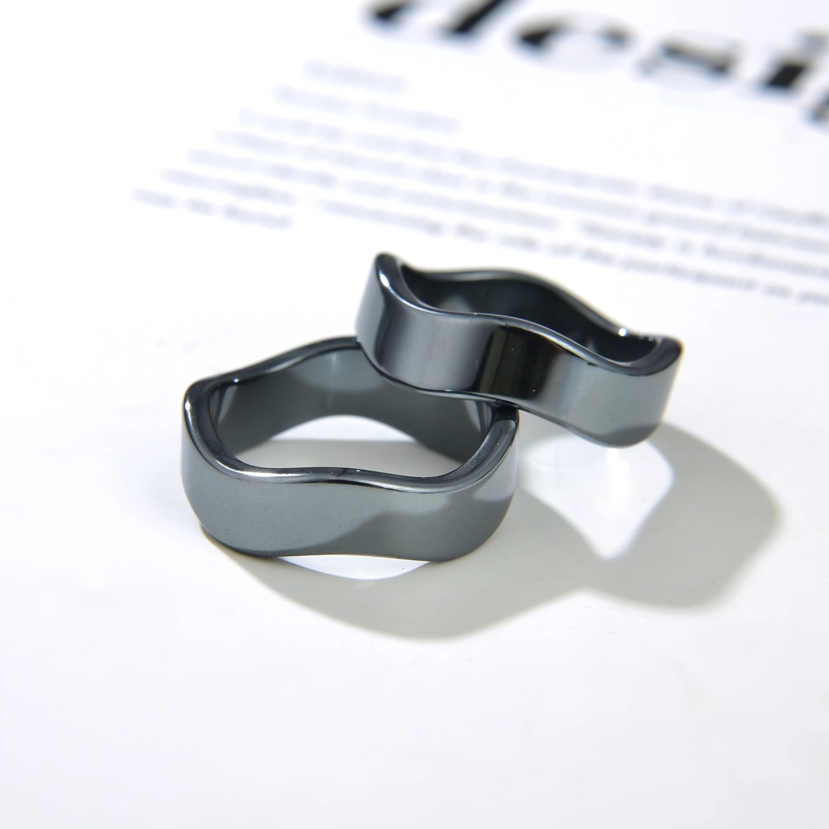 2023 New Fashion Factory Price Natural Stone Health Ring 6 mm Size Wavey Shape Hematite Rings for Men Woman