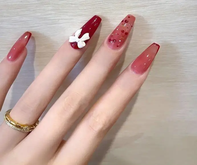 

2021 Hot Selling Red False Nail White Bowknot Decoration Cherry Print Wearable Removable Artificial Fingernails