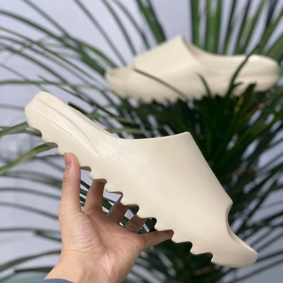 

Latest Summer Men Women Unisex Designers Yeez 350 v2 Indoor House Home Slippers Fashion Open Toe Yezze Slides Bone FW6345 Shoes