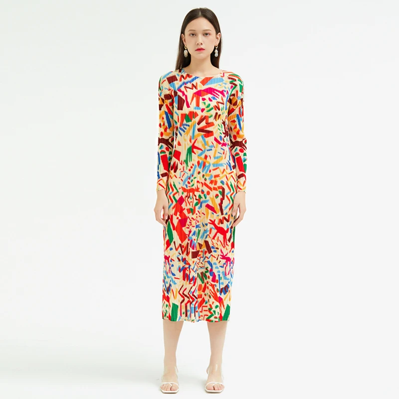 

Factory wholesale price pleated high quality design graffiti print free size casual long dresses for women