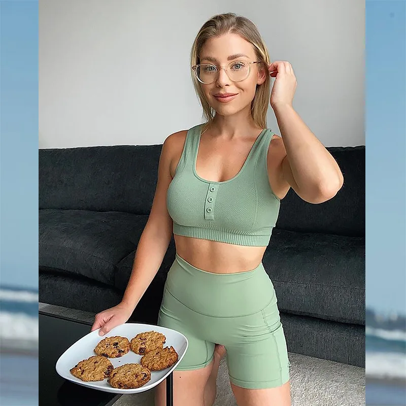 

Custom logo high quality gym clothing women slim hip lifting yoga shorts set