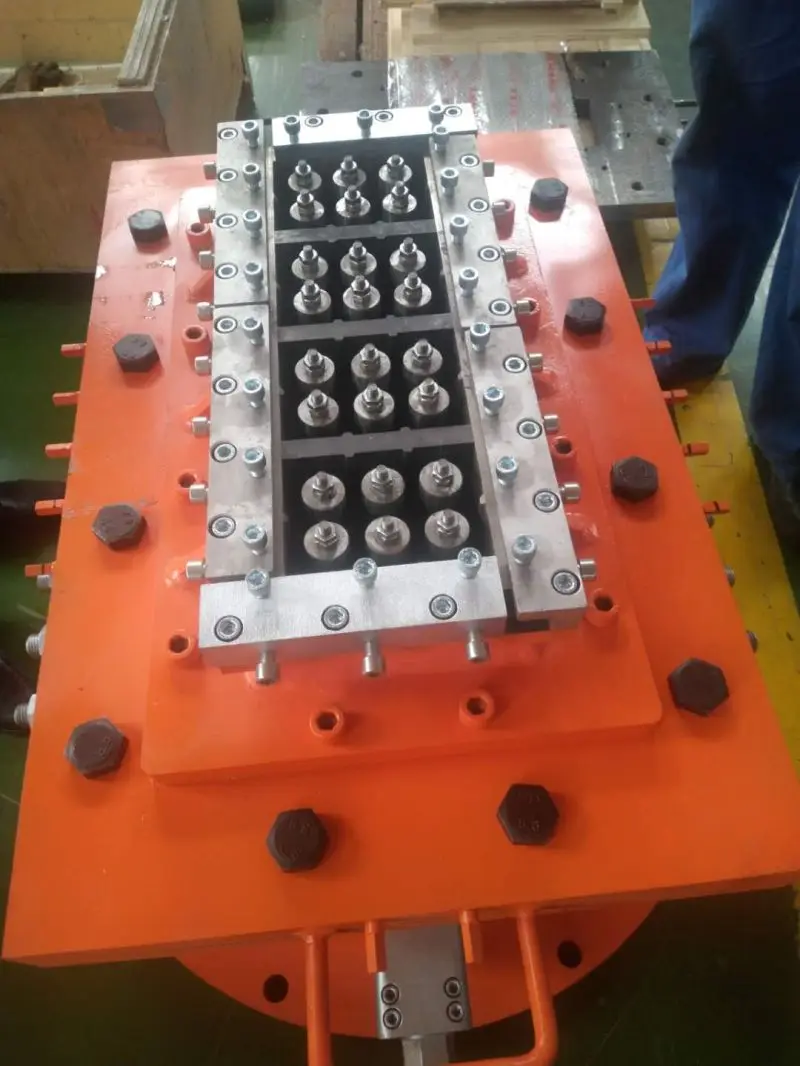 China Red Clay Soil Shale Brick Tile Dies Extrusion Molds For Brick