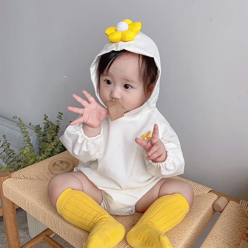 

rts 2020 autumn baby cute flower long-sleeved hooded sweater baby one-piece bag fart yellow romper