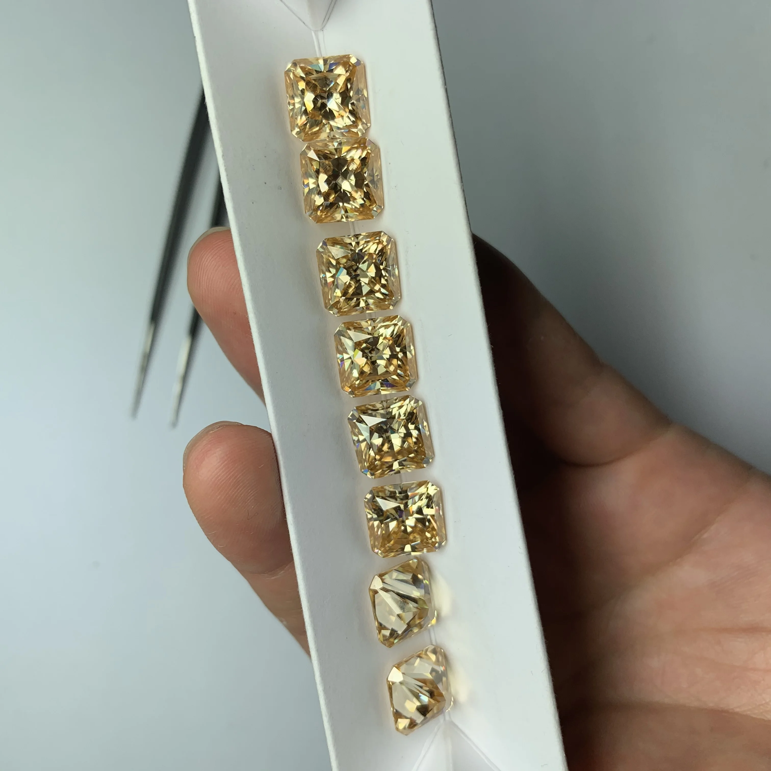 

Top Quality Machine Cut Champagne Moissanite Cushion Loose Moissanite Stone