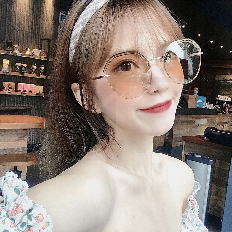 

Beautiful Fashion Metal Sunglasses Ocean Red Lens Vintage Round Sunglasses