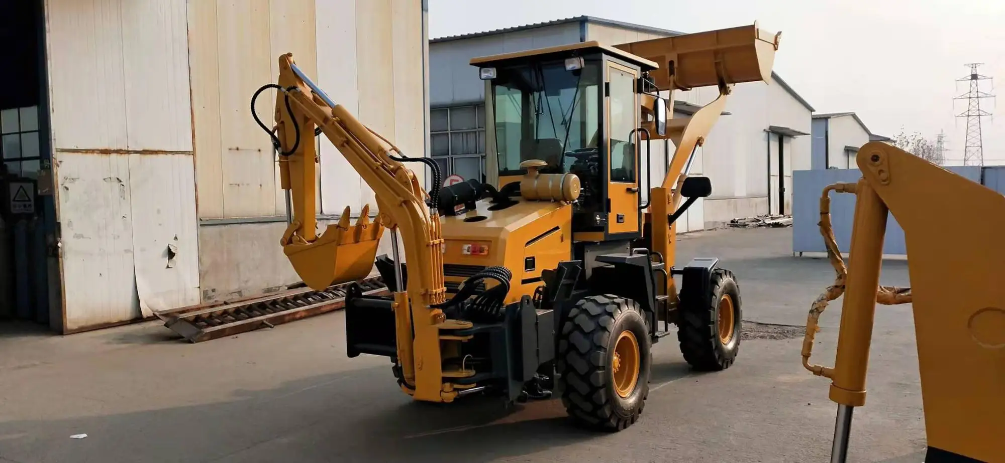 山东工厂供应带前端装载机和反铲的廉价小型拖拉机