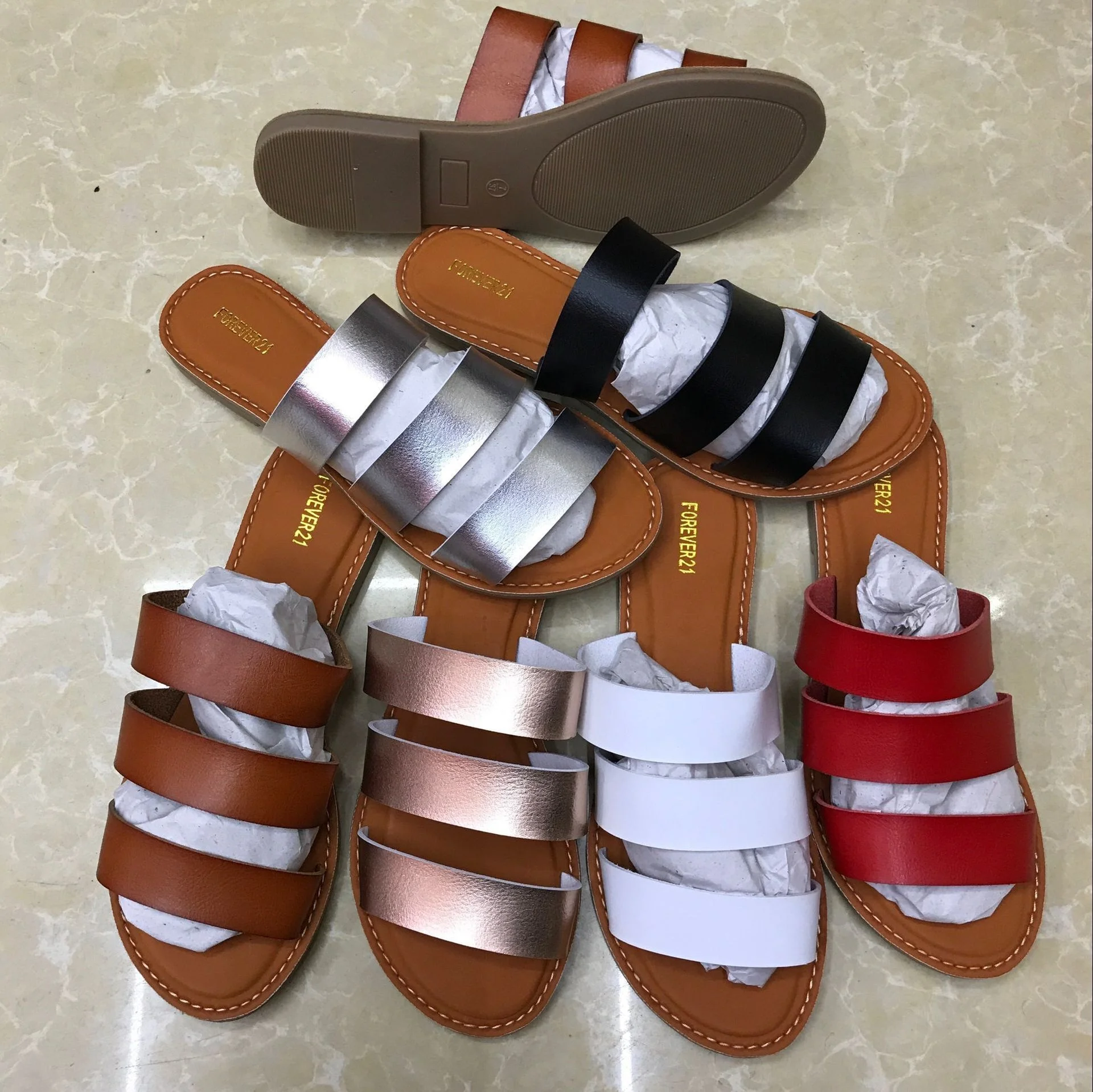 

2020 new fashion flat bottomed large women's sandals multi color optional three belt leather slippers