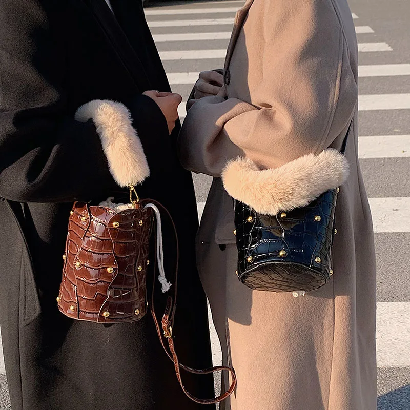 

Fashion Designer Shoulder Bag Lady Fur Handle Leather Crossbody Bag Women Bucket Bag With Rivet, 2colors