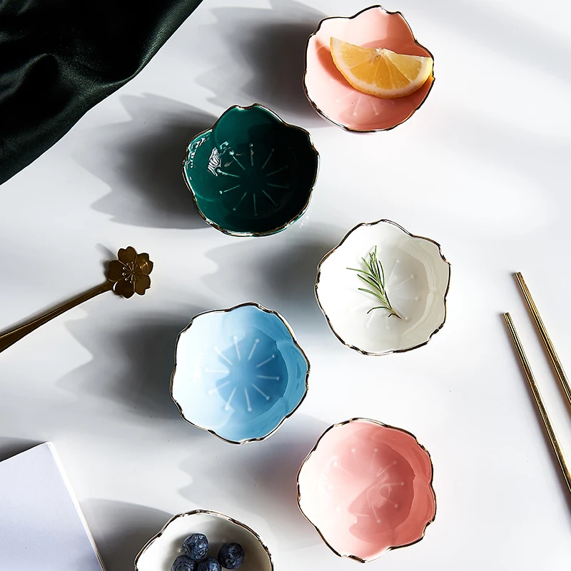 

Wholesale Sakura Shaped Mini Ceramic Soy Sauce Dipping Dish Sushi Wasabi Vinegar Dish Restaurant Seasoning Bowl Trinket Plate, As details