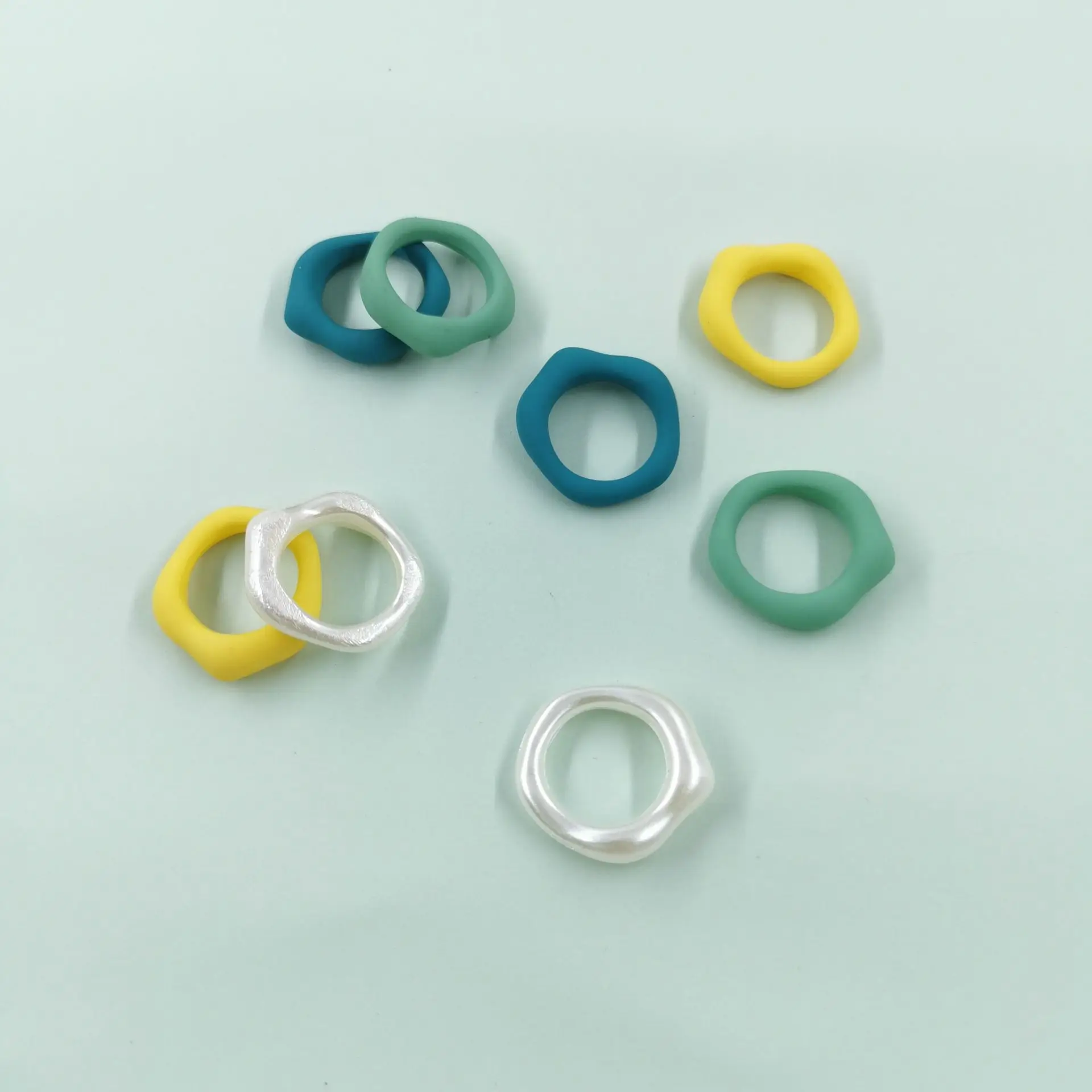 

JUHU 2021 Fashion Acid Acrylic Acetate Simple irregular colorful Resin Ring sets Jewelry Wholesale acrylic rings jewelry women