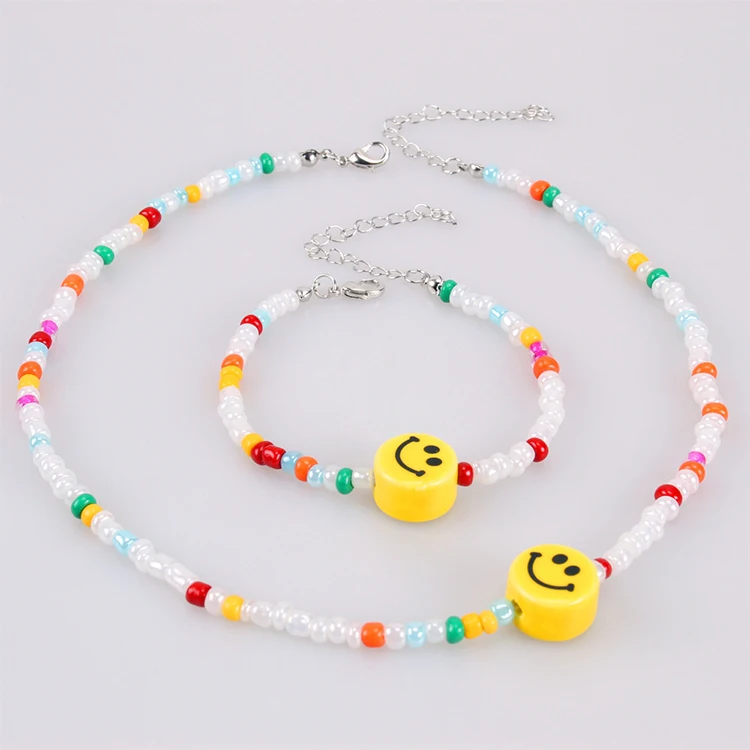 

Handmade Summer Bohemian Necklace Y2K Smiley Face Necklace Polymer Clay Beads Rice Beaded Necklace for Women, Picture shows