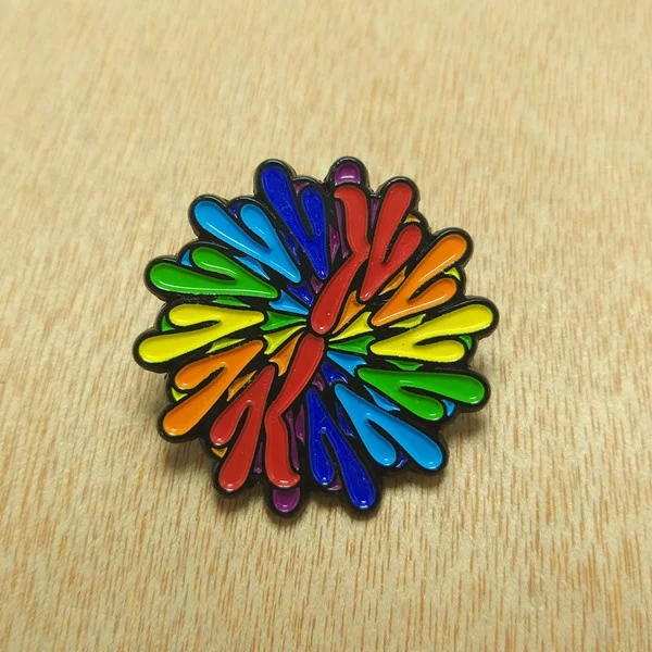 
Custom enamel pin in Chinese 