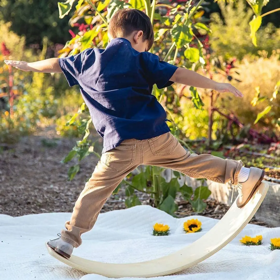 

XIHA Hot Selling Custom Surf Wooden Kids Rainbow Balance Board wooden balance board wobble board kid yoga, Natural wood or colored