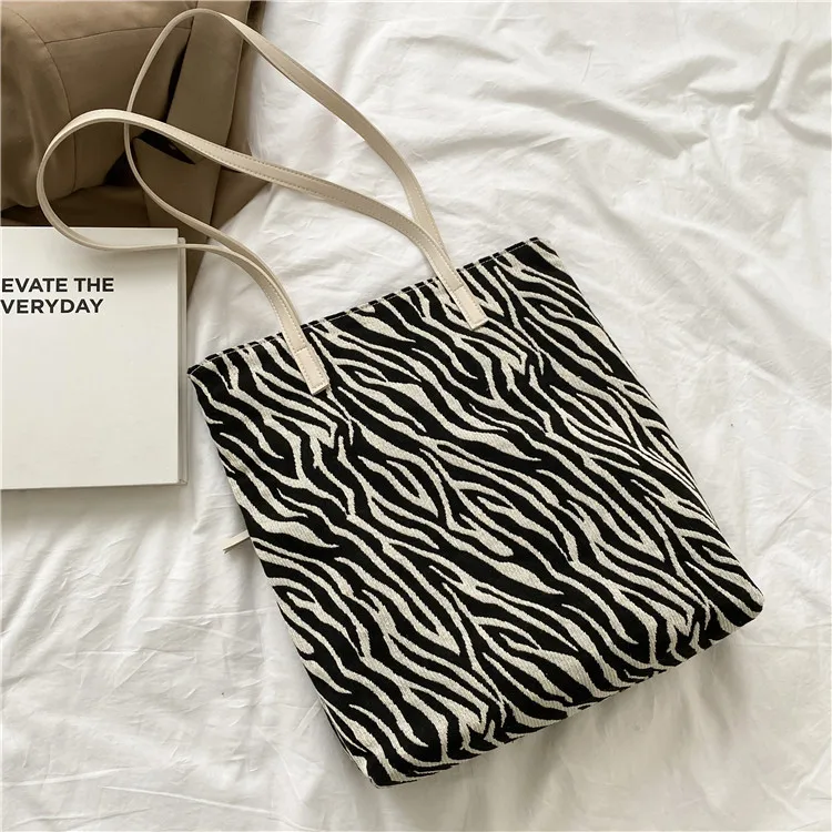 

New Korean Version Autumn Winter Female Net Red Large Capacity Bags Luxury Latest Canvas Tote Bag For College Students In Class