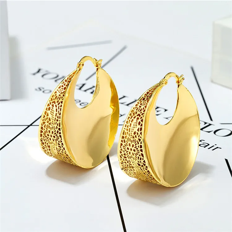 

Fashionable And Exquisite Women's Gold Thick Simple Large Circle Hoop Earrings