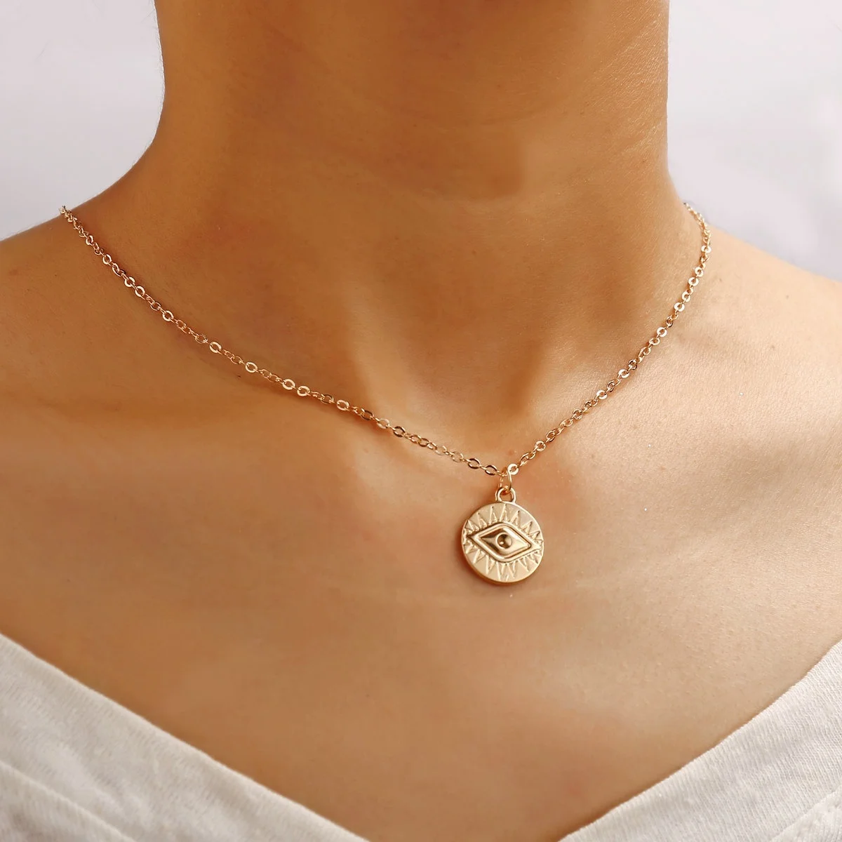 

Fashion Gold Plated Simple Thin Chain Choker Double Layer Rose Carved Eye Jewelry Necklace for Female