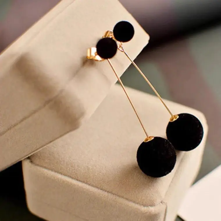 

New Black Plush Ball Earrings for Women Simple Autumn and Winter Velvet Ball Drop Earrings Long